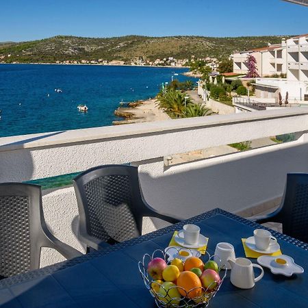 Apartments Bisernica-With Pool Ражань Экстерьер фото