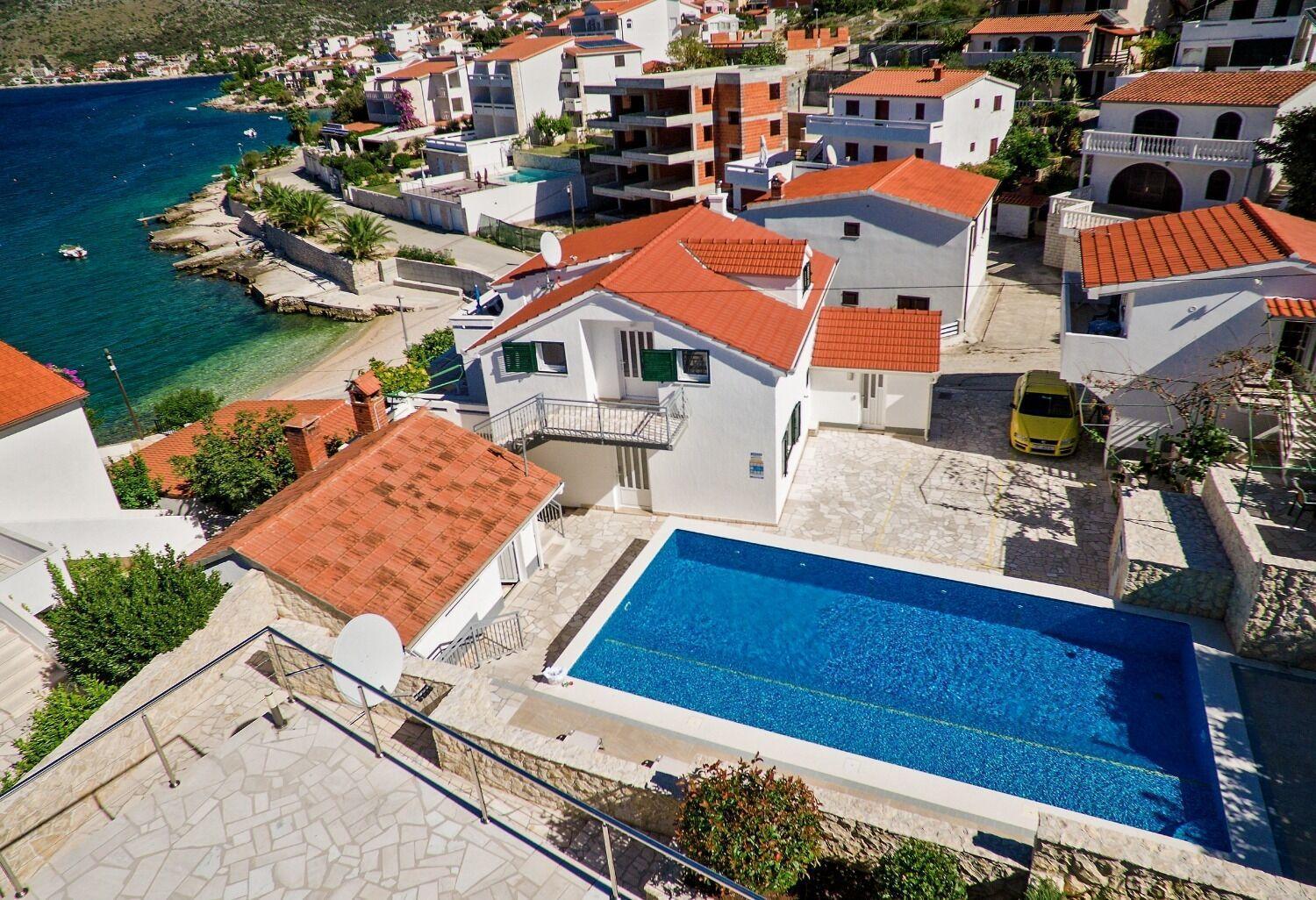 Apartments Bisernica-With Pool Ражань Экстерьер фото
