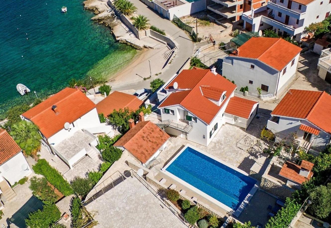 Apartments Bisernica-With Pool Ражань Экстерьер фото