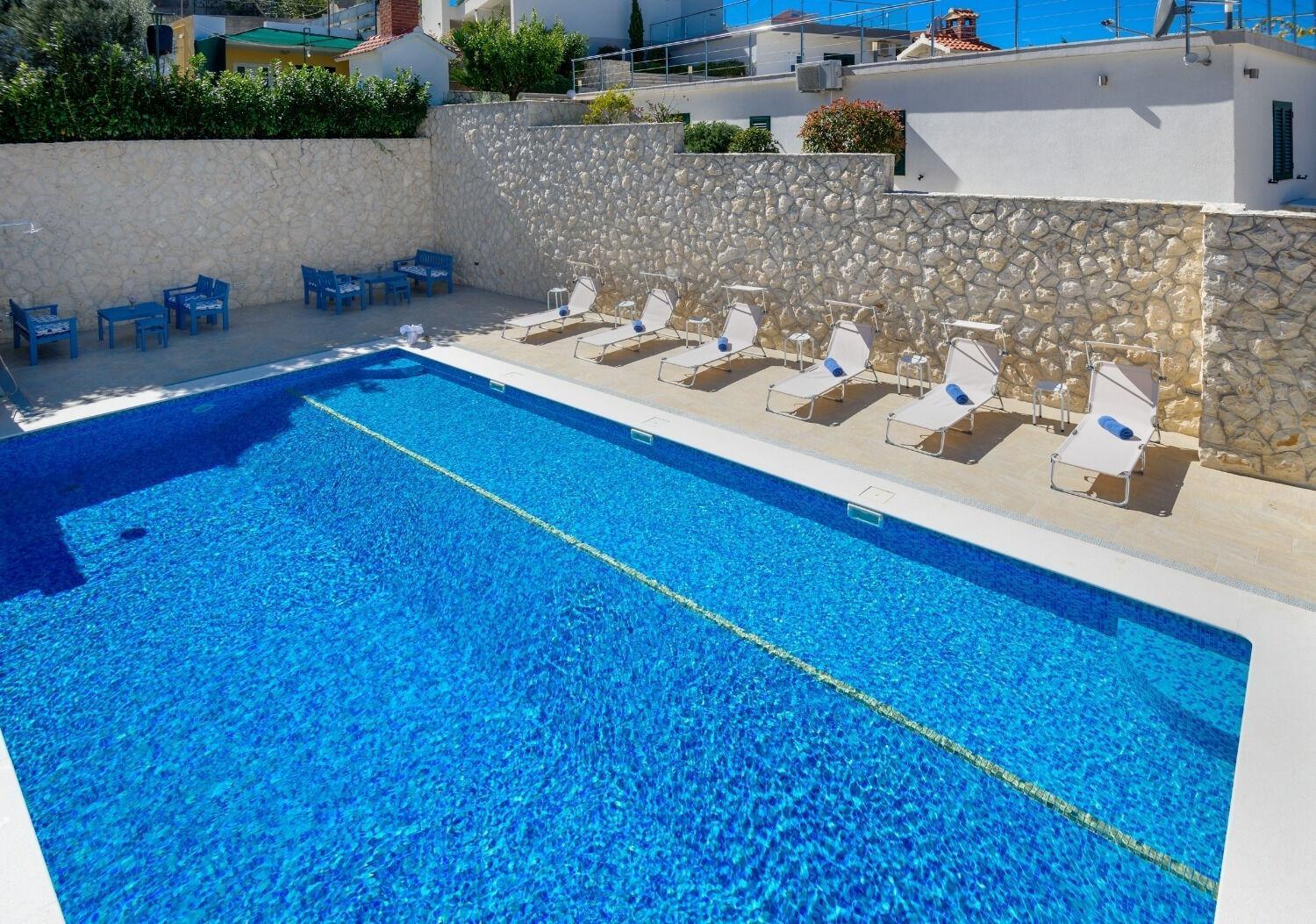 Apartments Bisernica-With Pool Ражань Экстерьер фото
